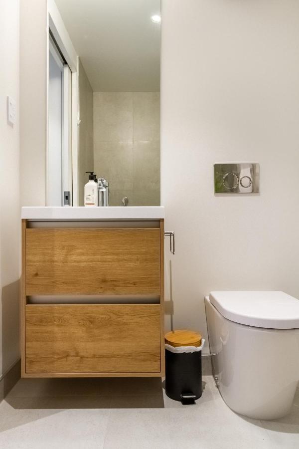Latimer Square 1 Bed 1 Bath - Single Level 크라이스트처치 외부 사진